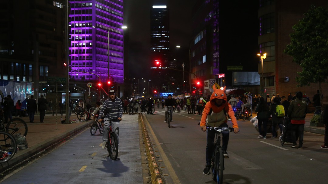 Así se vivió la ciclovía nocturna en Bogotá