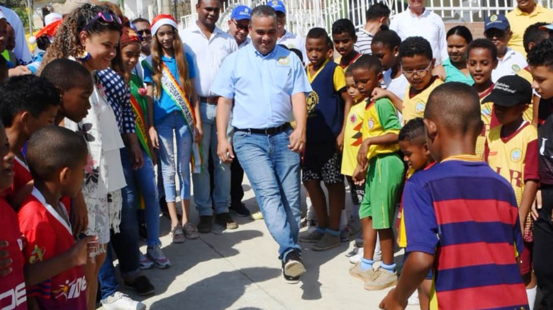 Alcalde Pedrito Pereira entregó dos calles en La María y La Quinta