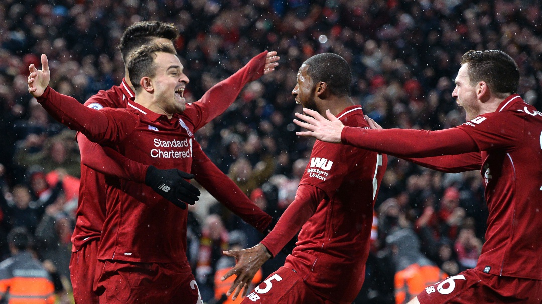 Liverpool vence al Manchester con goles de Shaqiri