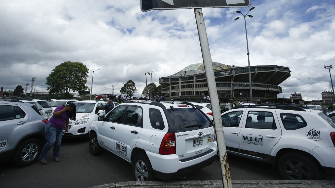 Uber pide reglamentar el servicio de transporte privado en Colombia