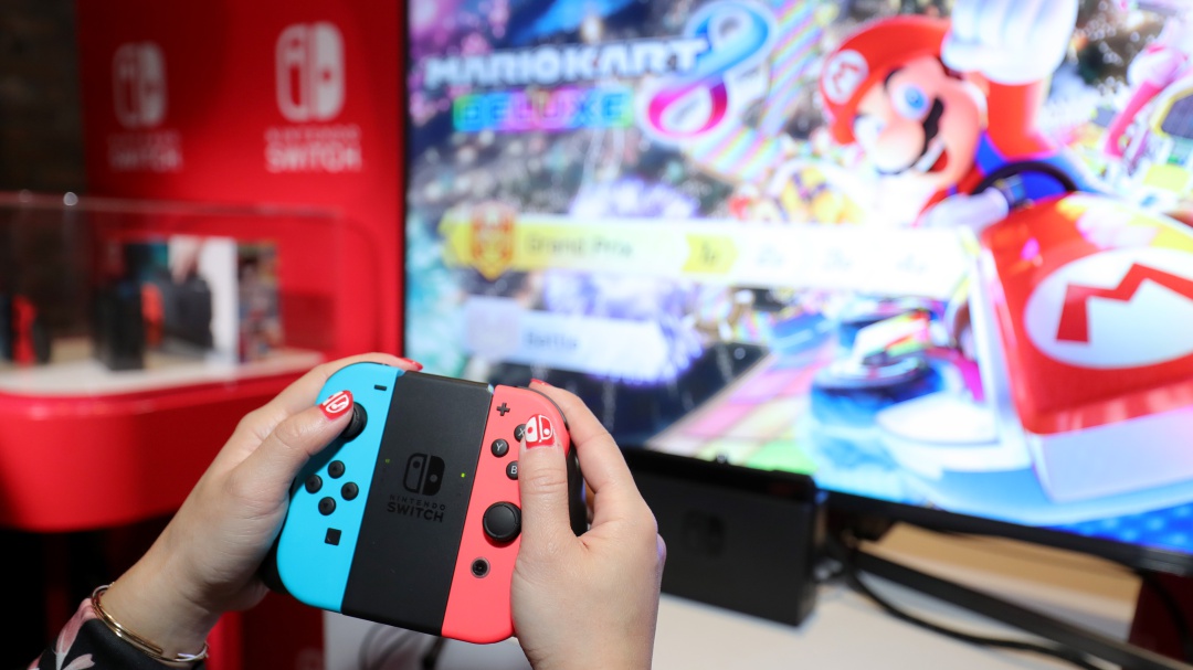 ¡Gratis! Pasajeros fueron sorprendidos con Nintendo Switch para todos