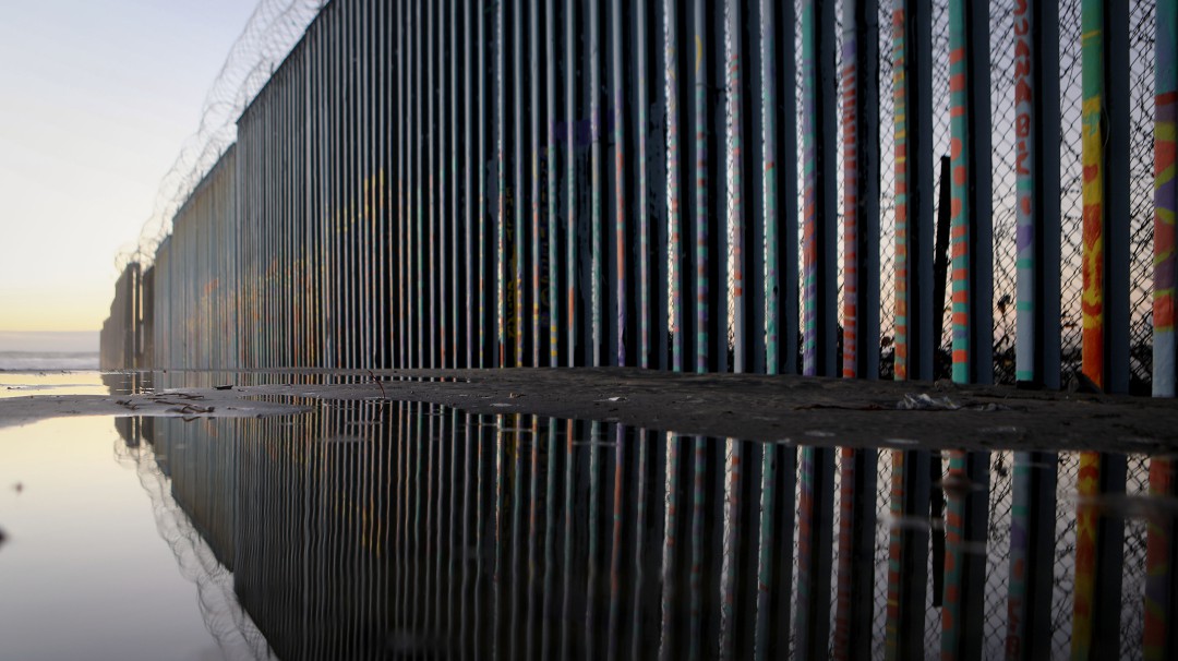 México y EE.UU. pactan plan en Centroamérica para frenar migración