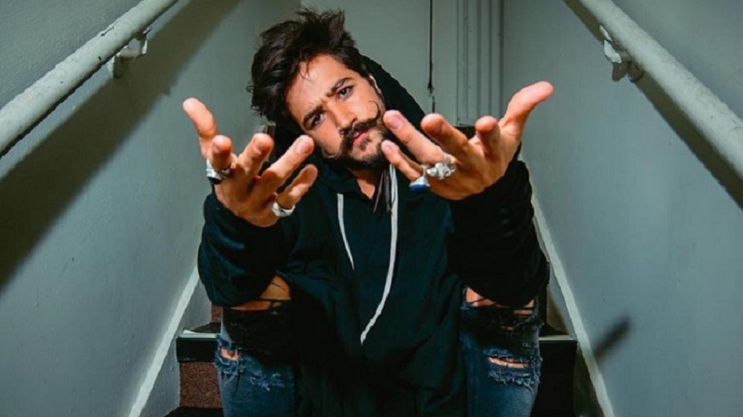 Camilo regresa a la música con Desconocidos