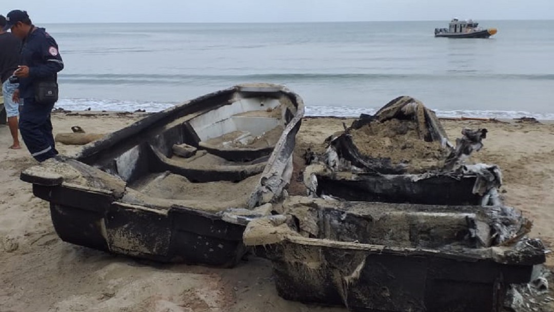 Incendian dos botes de la defensa civil en las playas de Coveñas