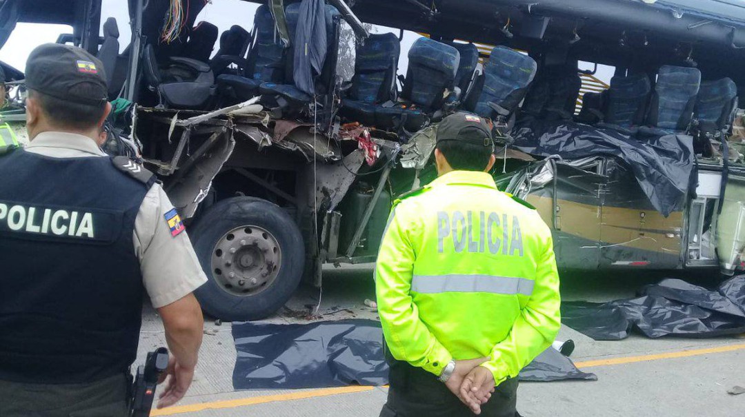 Varios muertos y una docena de heridos en otro accidente en Ecuador