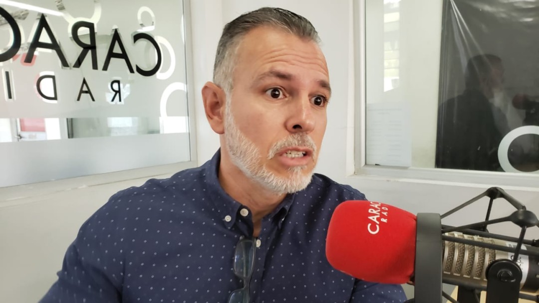 Renuncia de Leonidas Gómez al senado generó críticas en el Polo