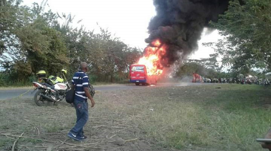 Seis personas muertas en dos accidentes de transito en vías del Valle