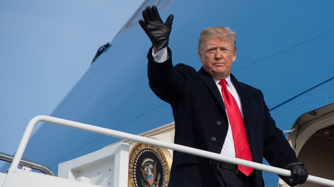 Trump hace visita sorpresa a las tropas en Irak