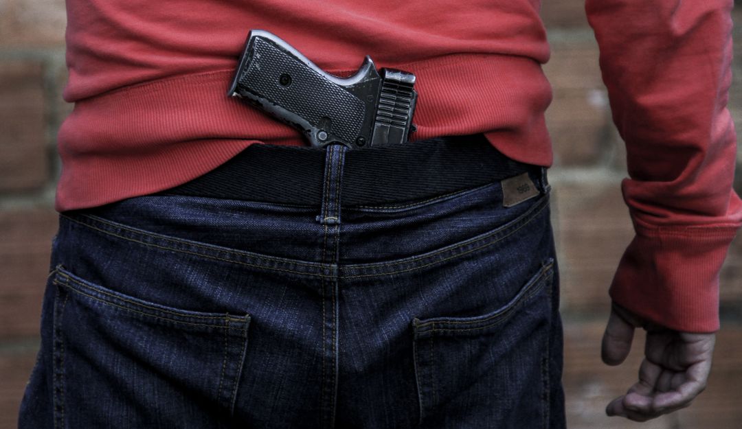 Porte de armas: Duque firma decreto que flexibiliza la prohibición al porte de armas