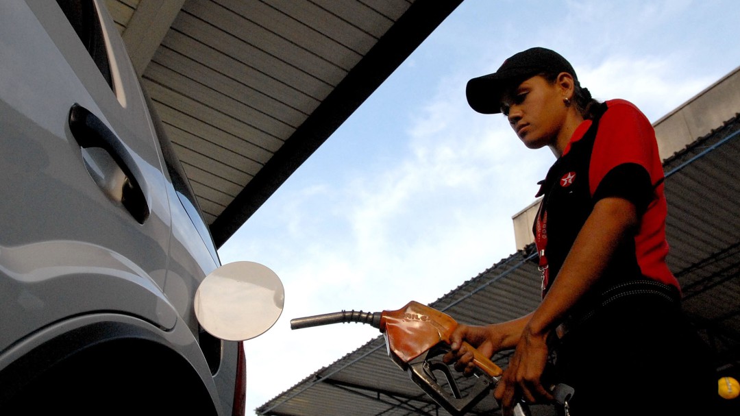 Baja el precio de la gasolina y el ACPM