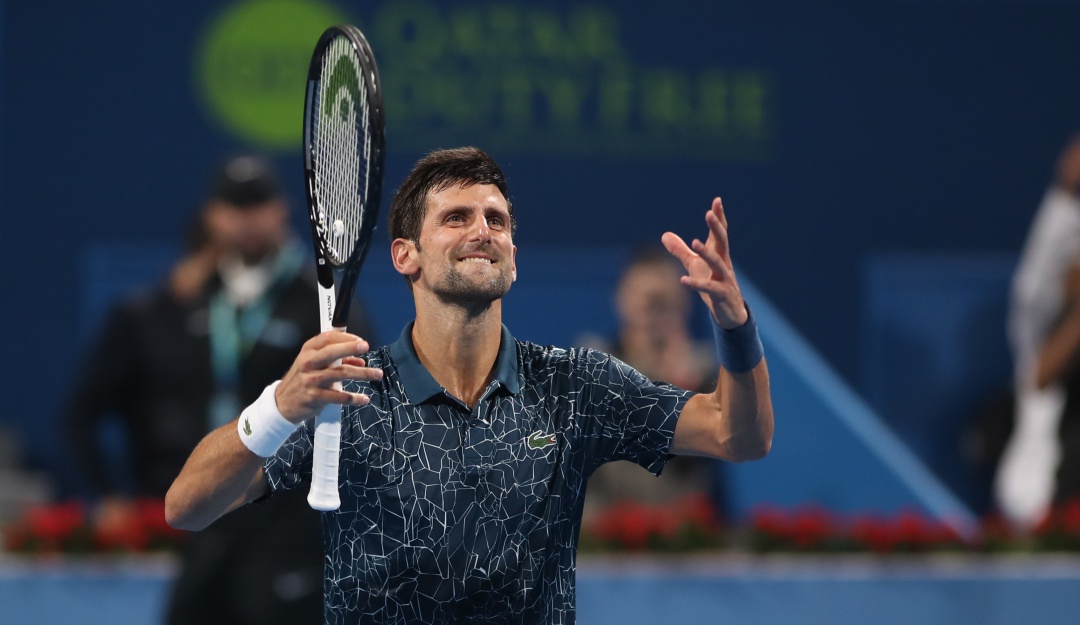 Djokovic vence a Fucsovics y jugará cuartos de final