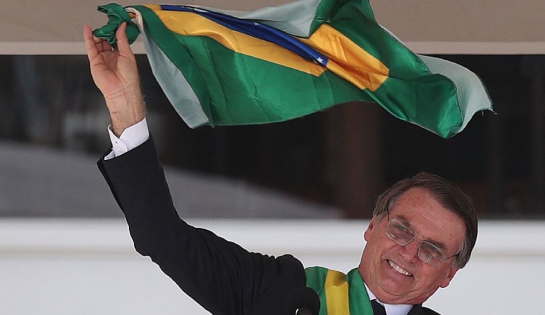 Los brasileños creen que Bolsonaro sacará al país de la crisis económica.