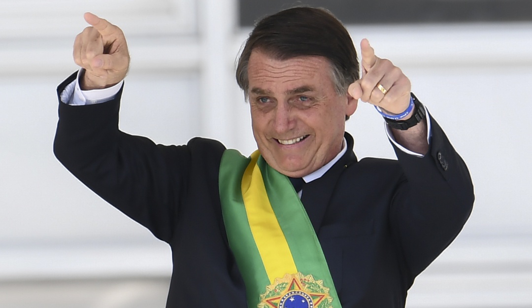Bolsonaro destituirá funcionarios "comunistas": Gobierno de Bolsonaro destituirá a los funcionarios con ideas "comunistas"