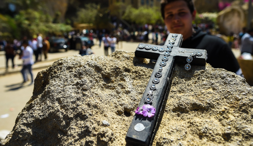 Explosión en el Cairo: Muere policía al desactivar explosivo colocado cerca de iglesia en El Cairo
