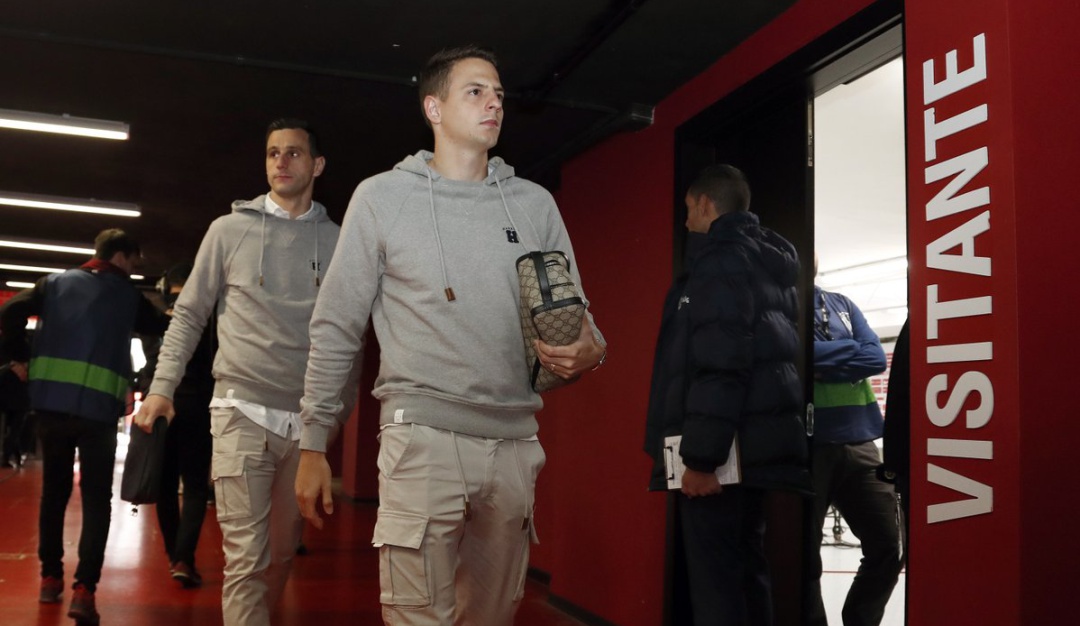 Sevilla 1-1 Atlético de Madrid Santiago Arias: Santiago Arias fue suplente en el empate entre Atlético y Sevilla