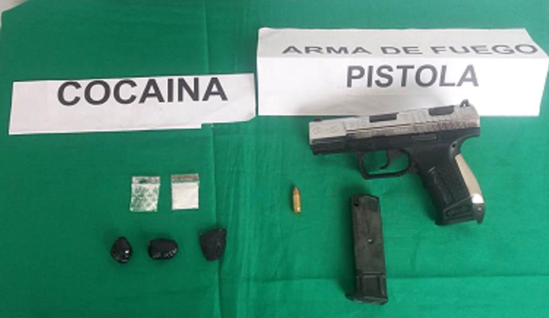 La policía le incautó al herido un arma tipo pistola, calibre 9mm