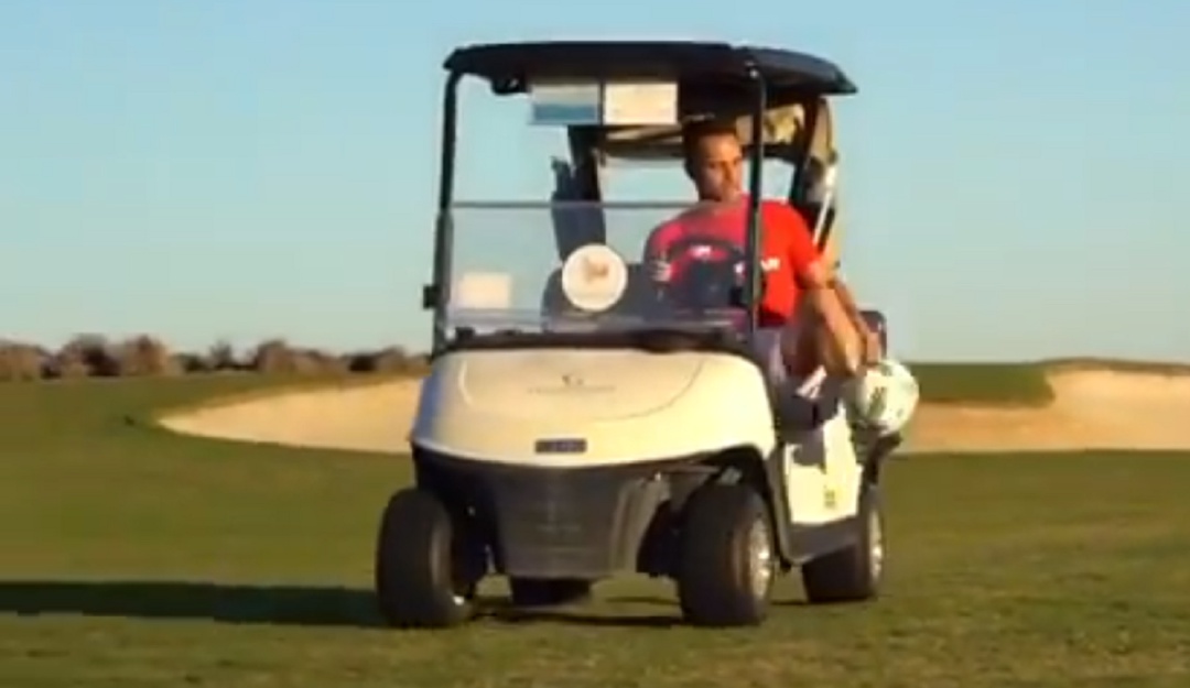 Falcao 21 carro de golf: La magia intacta: Falcao hace "la 21" mientras maneja un carro de golf