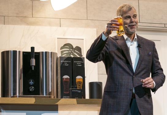 CES 2019 Maquina de Cerveza LG: ¿Cerveza en casa usando cápsulas? CES 2019 Maquina de Cerveza LG: ¿Cerveza en casa usando cápsulas?