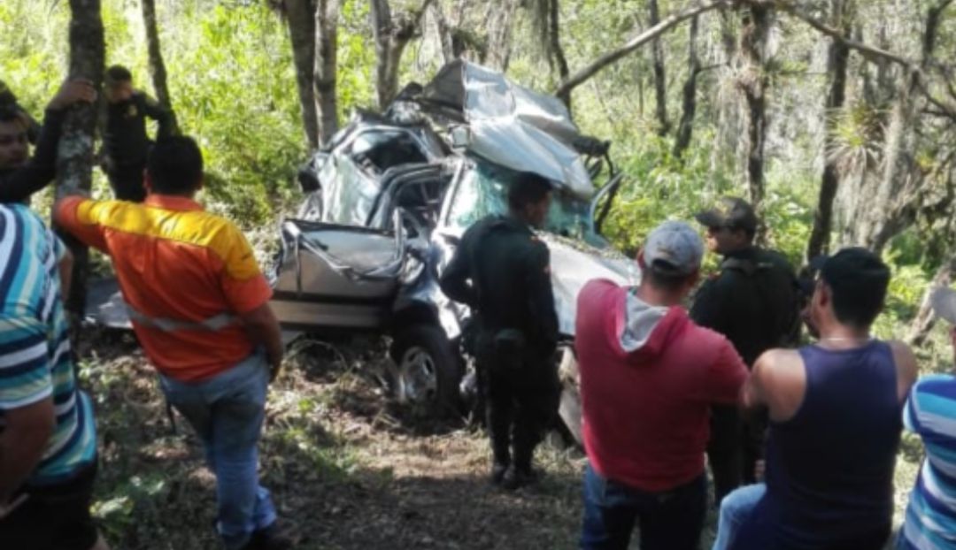 ACCIDENTE DE TRÁNSITO PERSONAS MUERTAS CALIFORNIA SANTANDER: Dos personas mueren en accidente en la vía a California