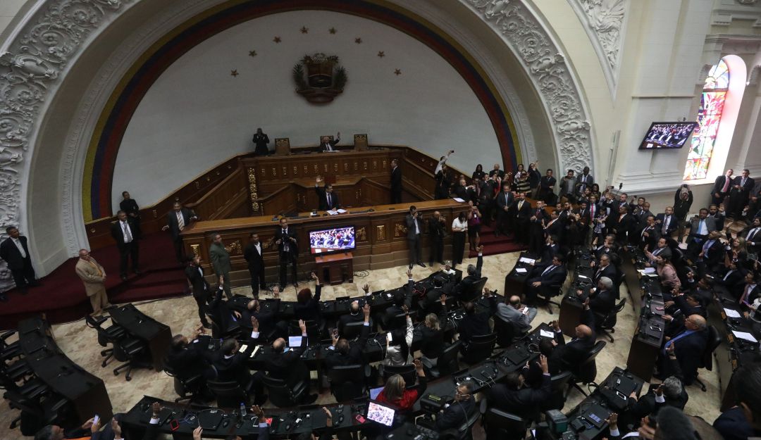 Miembro de Constituyente venezolana propone la disolución del Parlamento