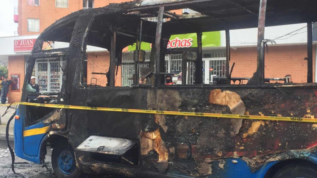 Se incendió un bus del Sitp en la localidad de Kennedy