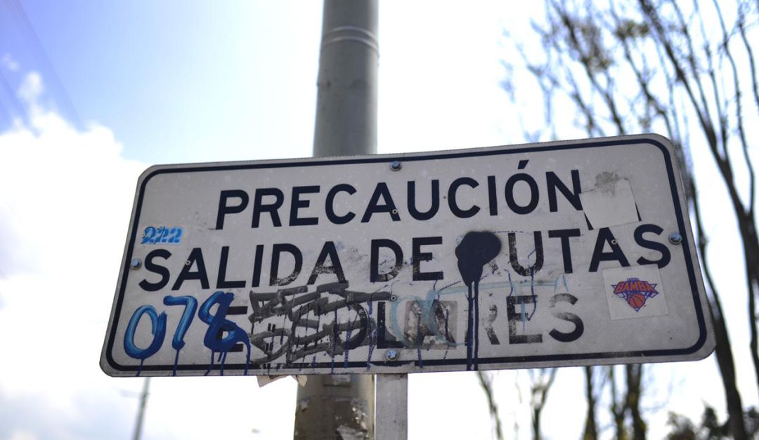 mantenimiento de las señales de tránsito.: Bogotá invirtió $1.800 millones en mantenimiento de las señales de tránsito