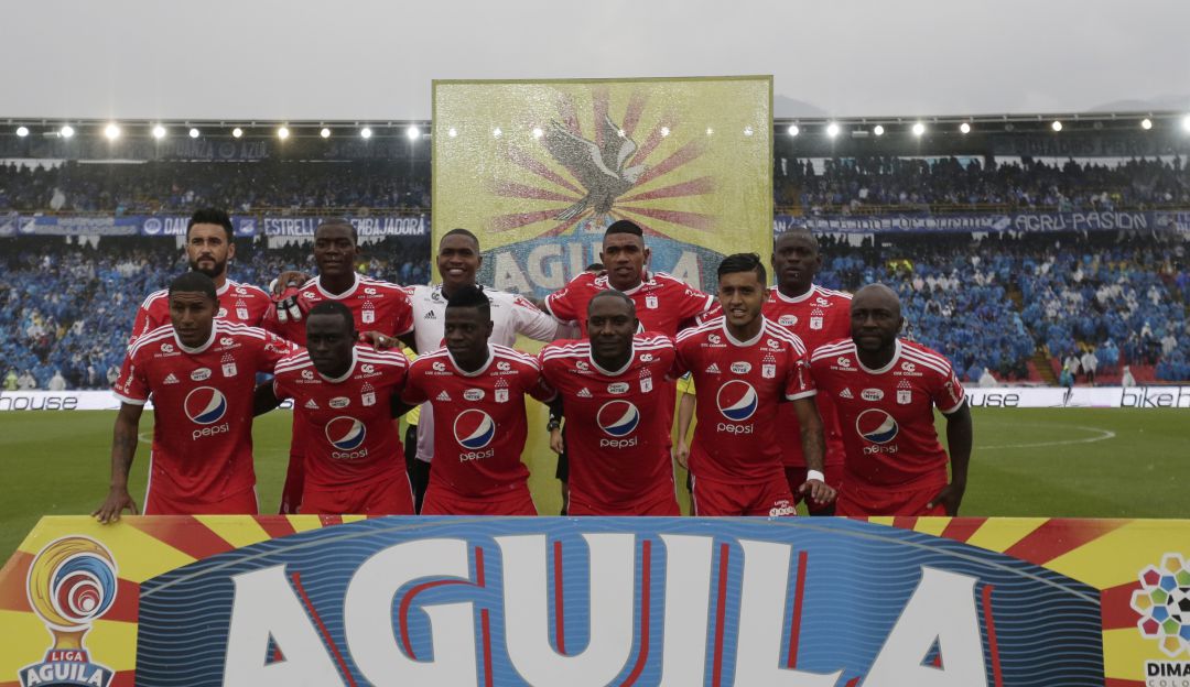 escudo america: América rectifica y vuelve a incluir al diablo en su escudo