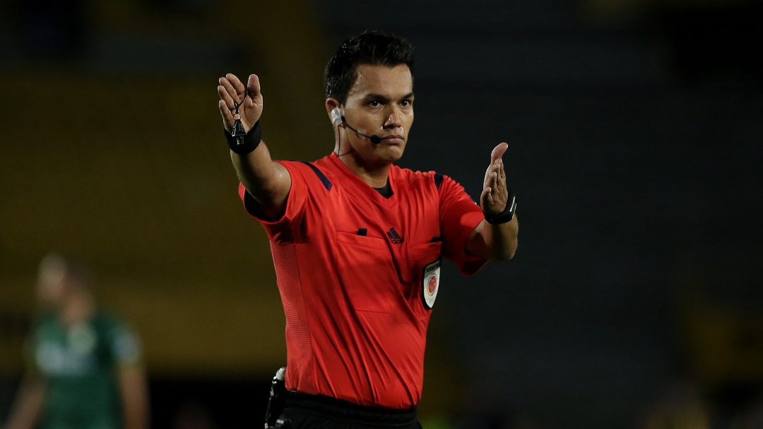 Nicolás Gallo abre la temporada internacional para los árbitros colombianos