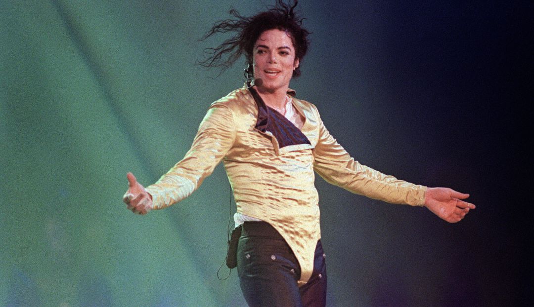 Documental acusa a Michael Jackson de abusos y herederos protestan