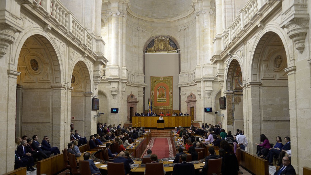 Tras pacto entre ultraderechista VOX y PP, Andalucía tiene nuevo presidente