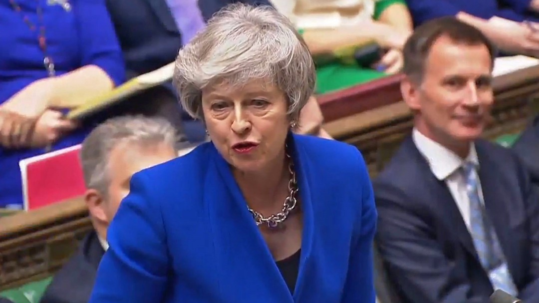 Se salva Theresa May