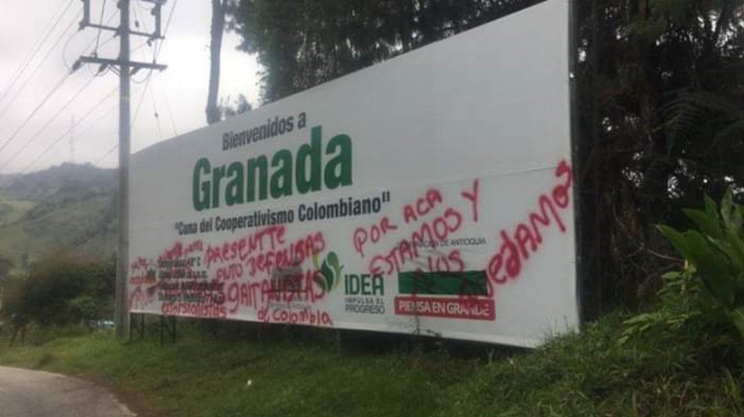 Con grafitis de las AGC intimidan a los habitantes de Granada, Antioquia
