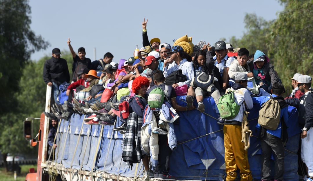 Caravana de migrantes: Caravana de migrantes cruzó hacia México con posibilidad de asilo