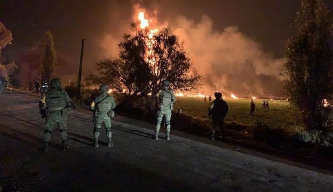 Los equipos de emergencia sofocaron el incendio unos minutos antes de las medianoche hora local.
