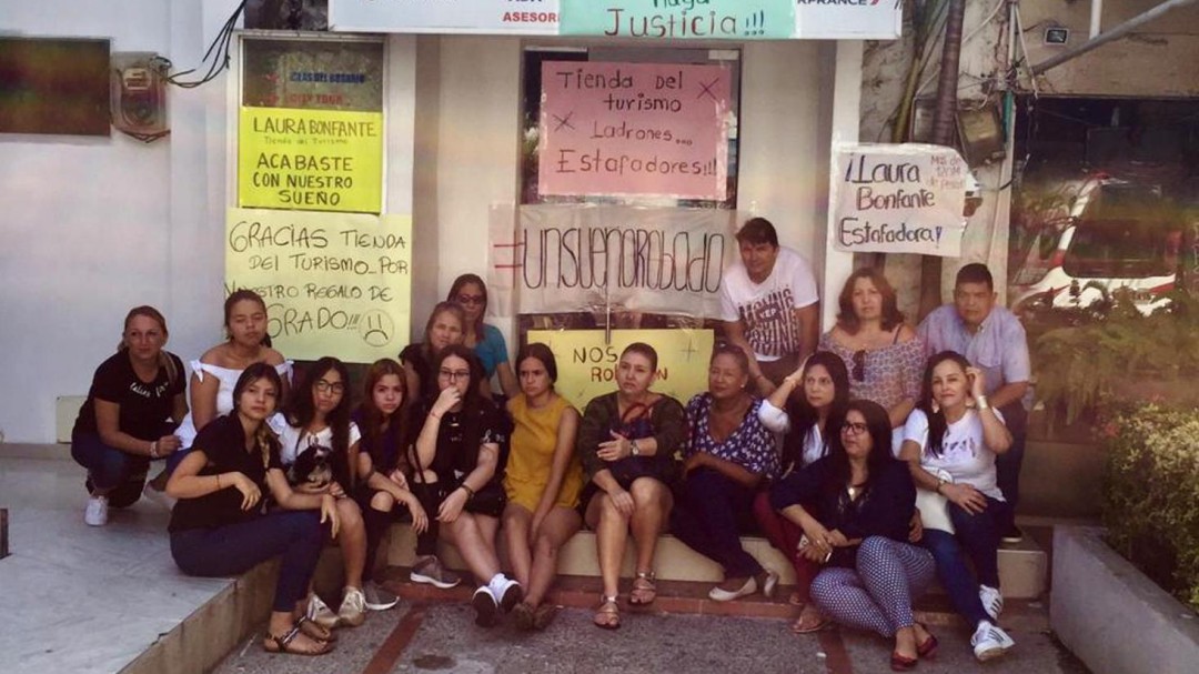 Padres de jóvenes estafadas en Cartagena piden respuestas a las autoridades