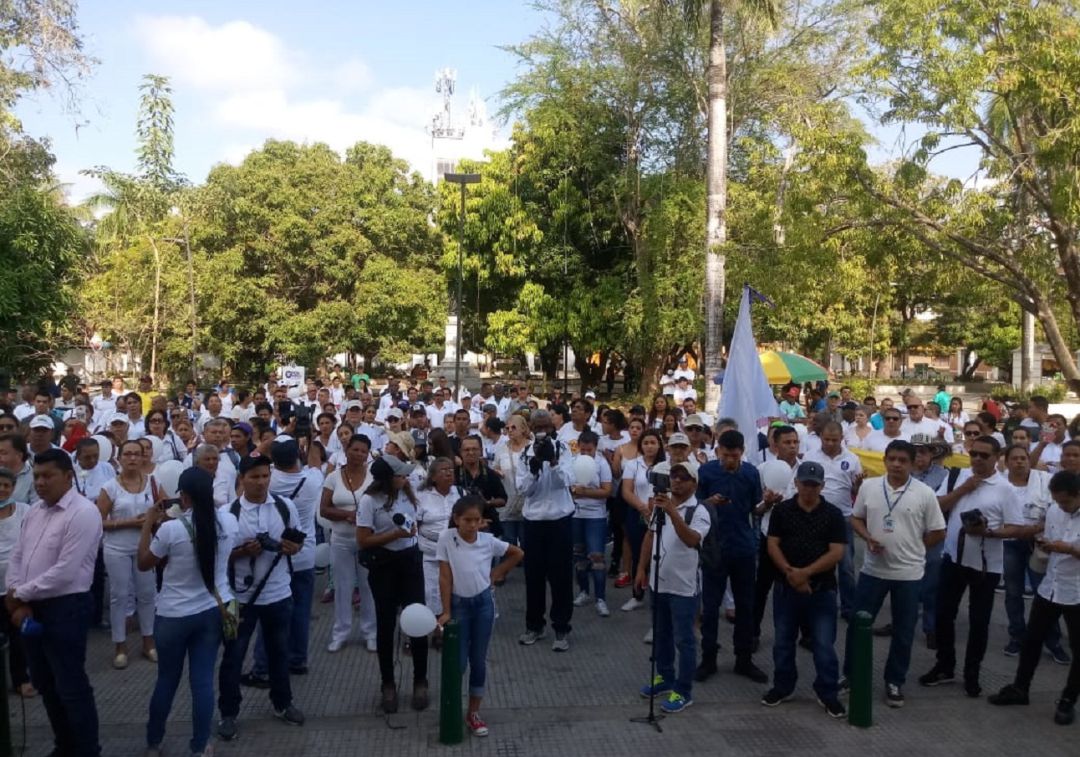 El senador Álvaro Uribe encabezó la marcha contra el terrorismo en Montería