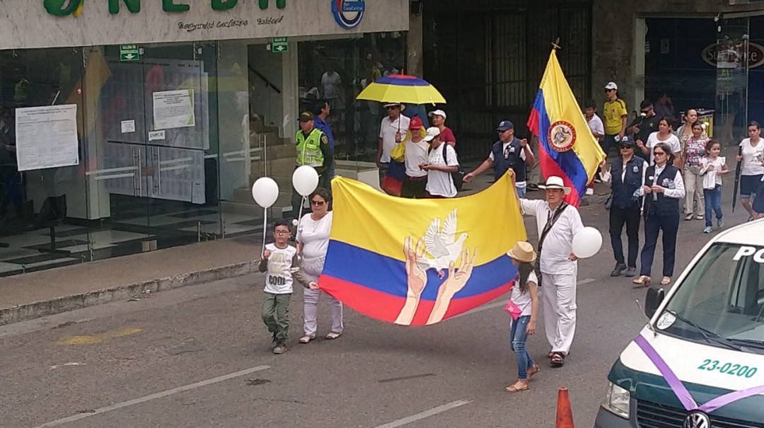 Huilenses marcharon contra el terrorismo en el Parque Santander
