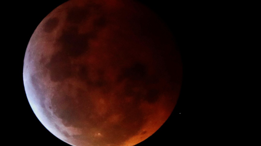 Así se vivió el eclipse lunar en Colombia