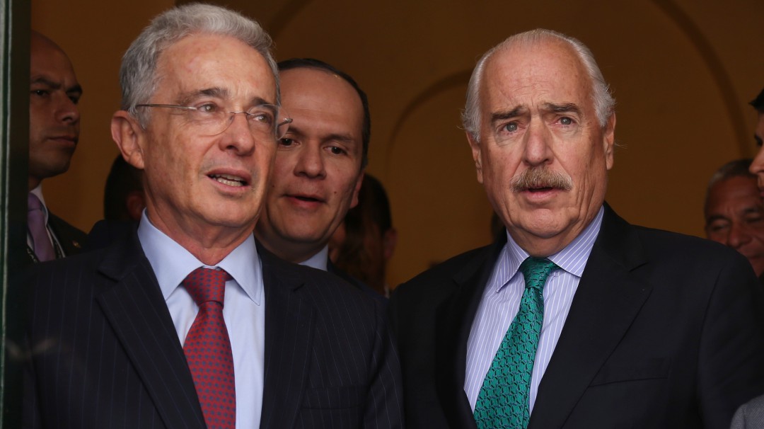 Uribe y Pastrana le piden al fiscal Ad Hoc averiguar por plata de Odebrecht