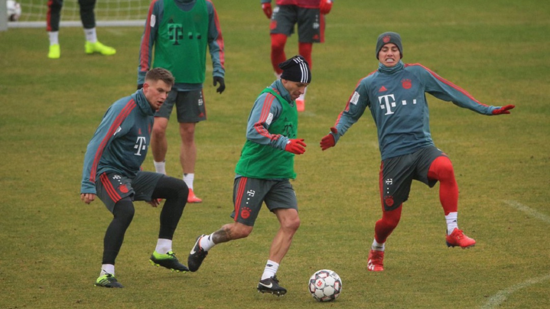 James recibió permiso para ausentarse de la práctica del Bayern Múnich