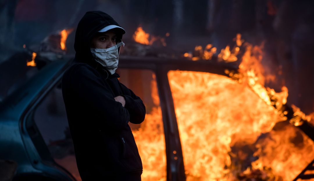 Barricadas y protestas en Caracas contra el presidente Maduro
