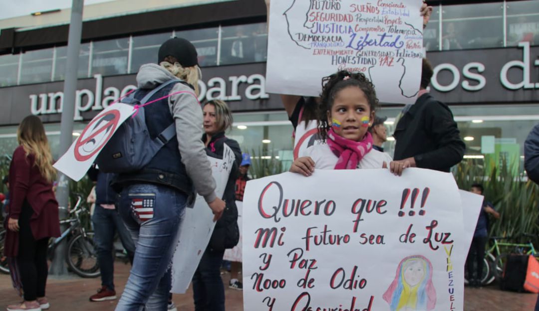 Marcha en la calle 85 para mostrar su apoyo a Juan Guaidó: Venezolanos en Colombia marchan en apoyo a Juan Guaidó Marcha en la calle 85 para mostrar su apoyo a Juan Guaidó: Venezolanos en Colombia marchan en apoyo a Juan Guaidó