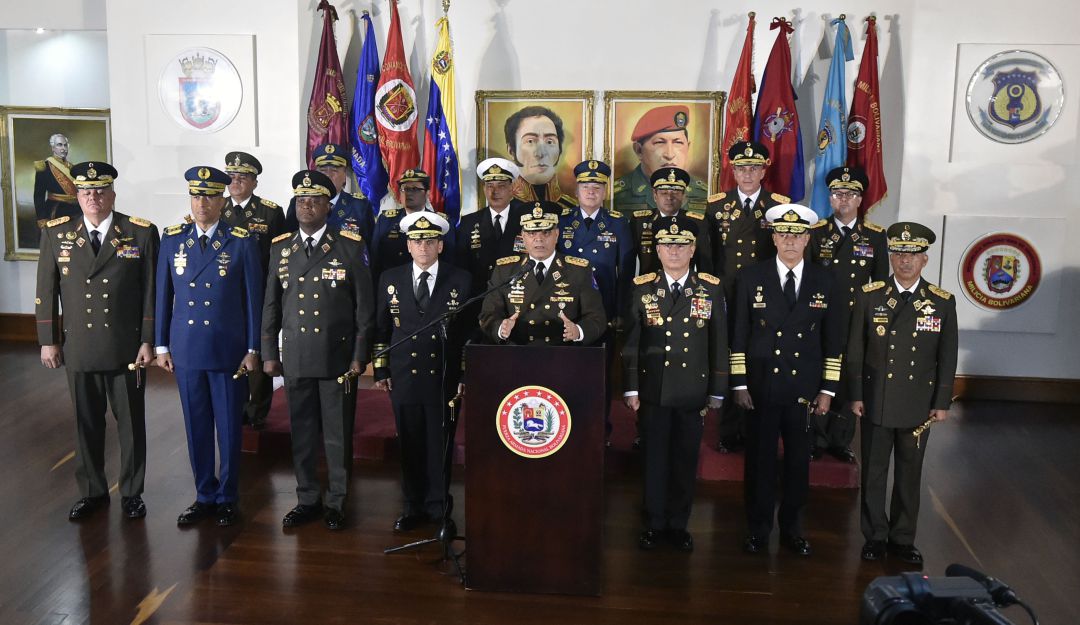 Crisis en Venezuela: Militares venezolanos tildan autoproclamación de Guaidó de golpe de Estado