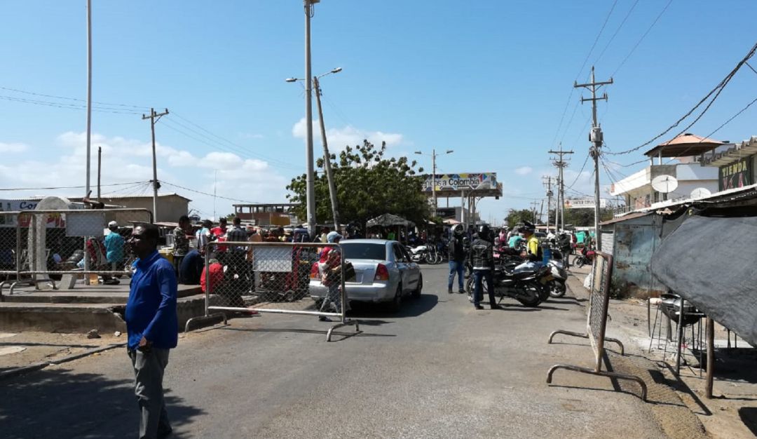 Crisis en Venezuela golpea comercio en frontera en Paraguachón, Guajira