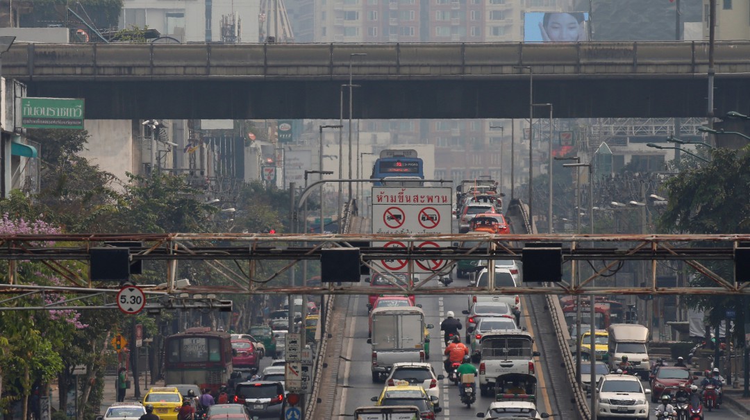 Bangkok cierra más de 400 escuelas por la contaminación