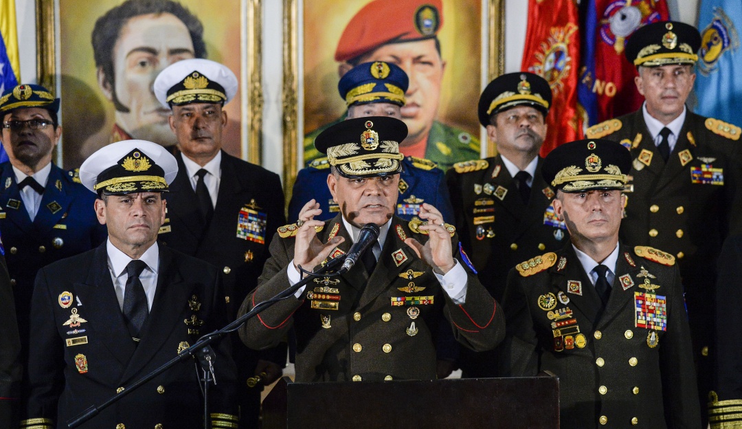 Militares venezolanos: Bloomberg: 4.300 militares venezolanos habrían desertado en 5 años