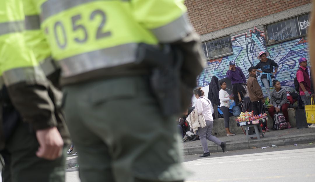 Policía acusado de violación: A juicio disciplinario llamado capitán de la Policía acusado de violación