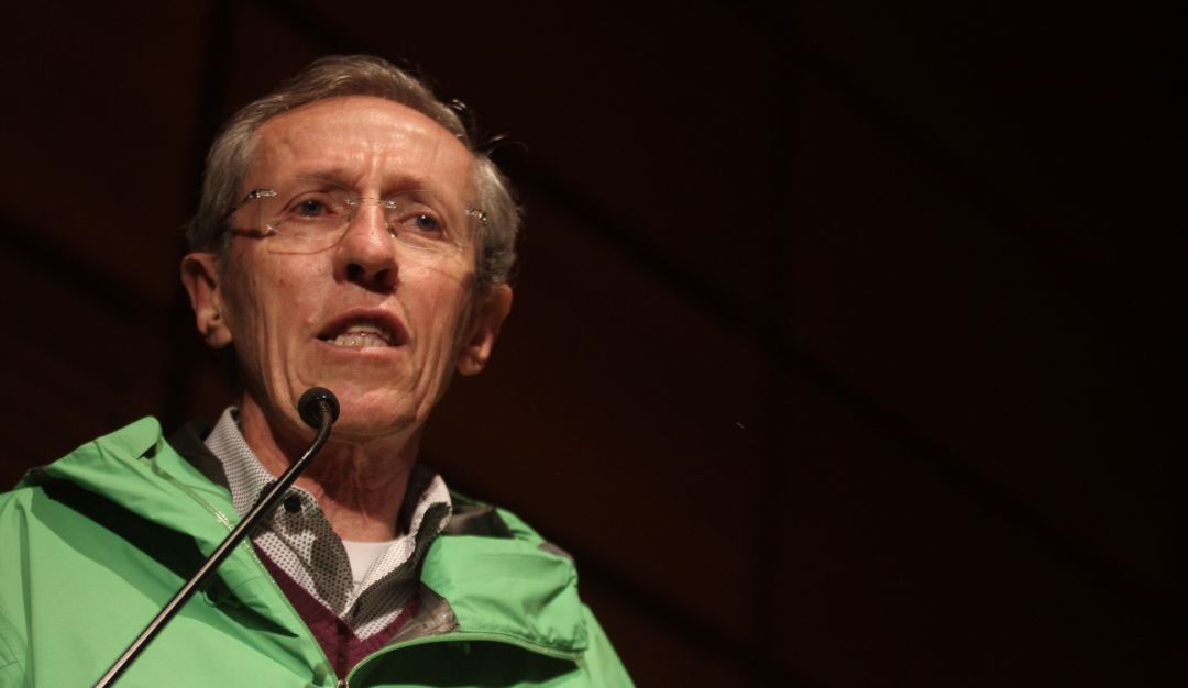 Candidatos alcaldía de Bogotá: Antonio Navarro Wolf se ríe de sí mismo en redes sociales
