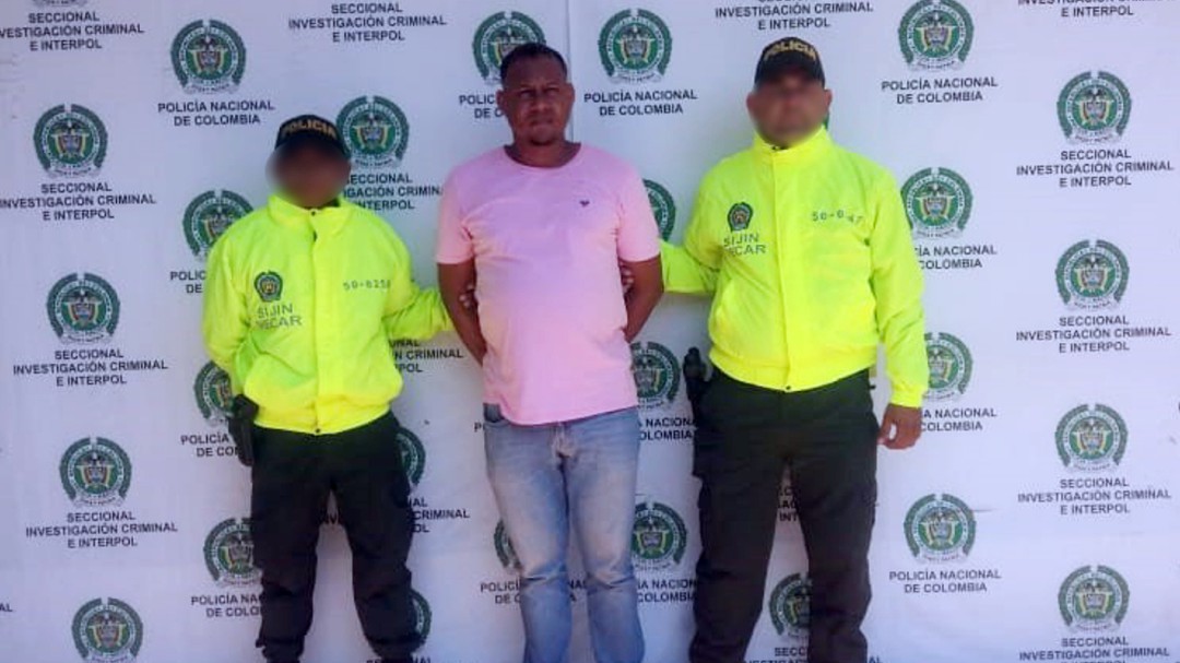 Taxista arrancó de un mordisco parte del hombro de su pareja en Cartagena