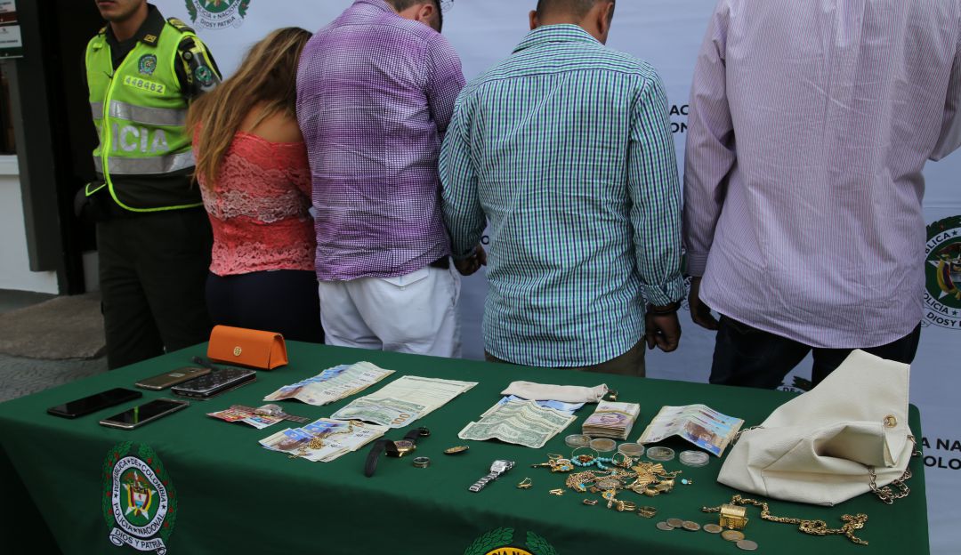 Estafa, Manizales, Oro, dinero, lotería, capturados: Capturan a una presunta banda estafadores en Manizales